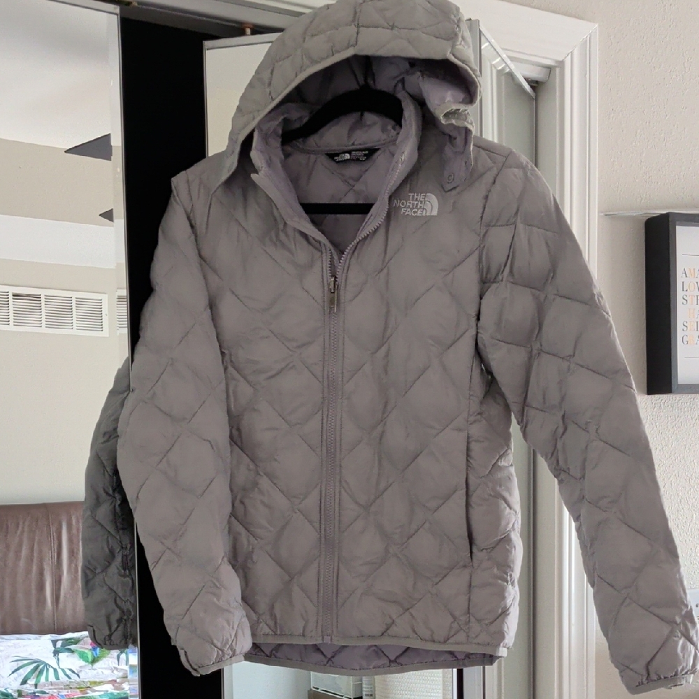 The North Face Girl's Thermabol Light Gray Puffer Jacket